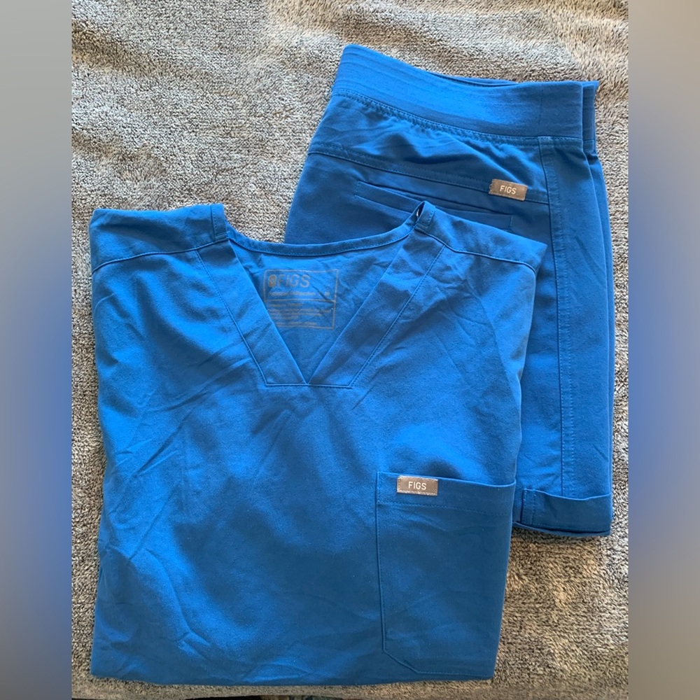 Figs Blue Medical Scrub Set with Elastic Waistband Med top/Large bottoms